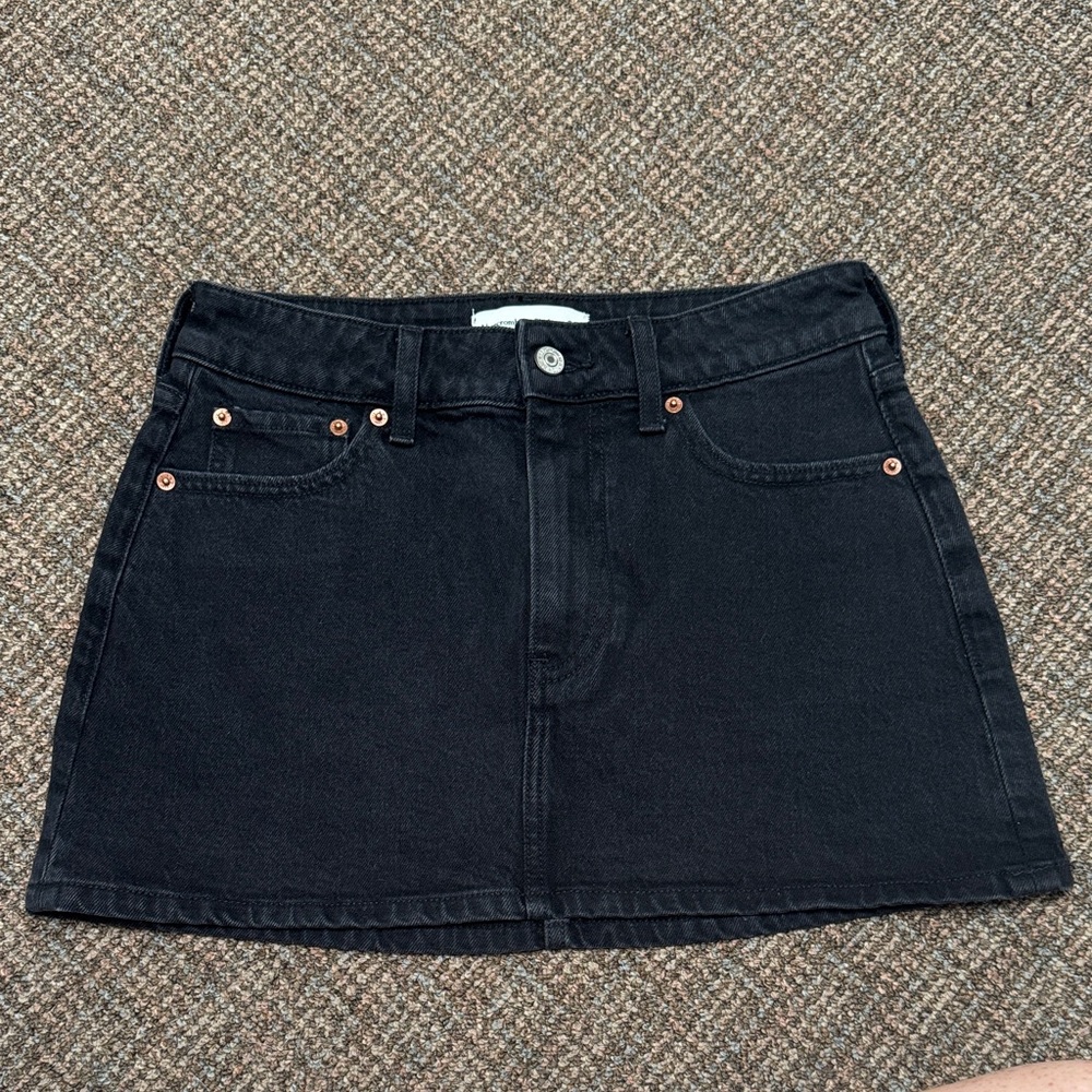 A&F Mid Rise Denim Skirt